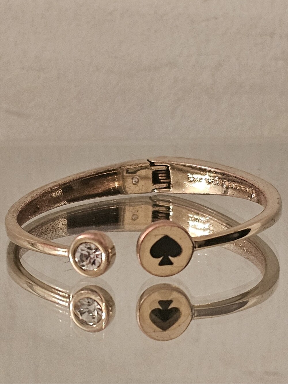 kate spade rose gold-tone open bangle with spade and crystal - Picture 1 of 4